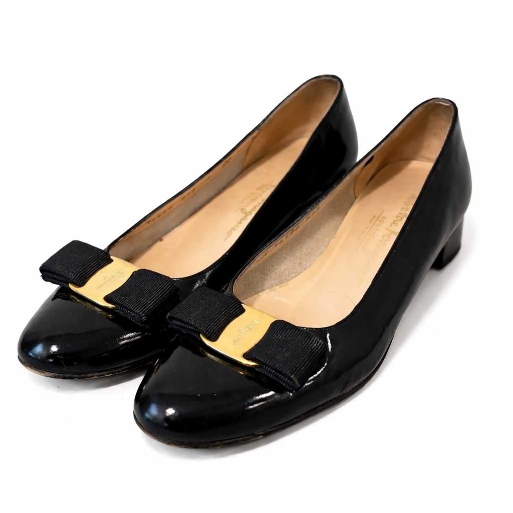Salvatore Ferragamo Women’s Black Patent Leather Low Heels Pumps Size 7